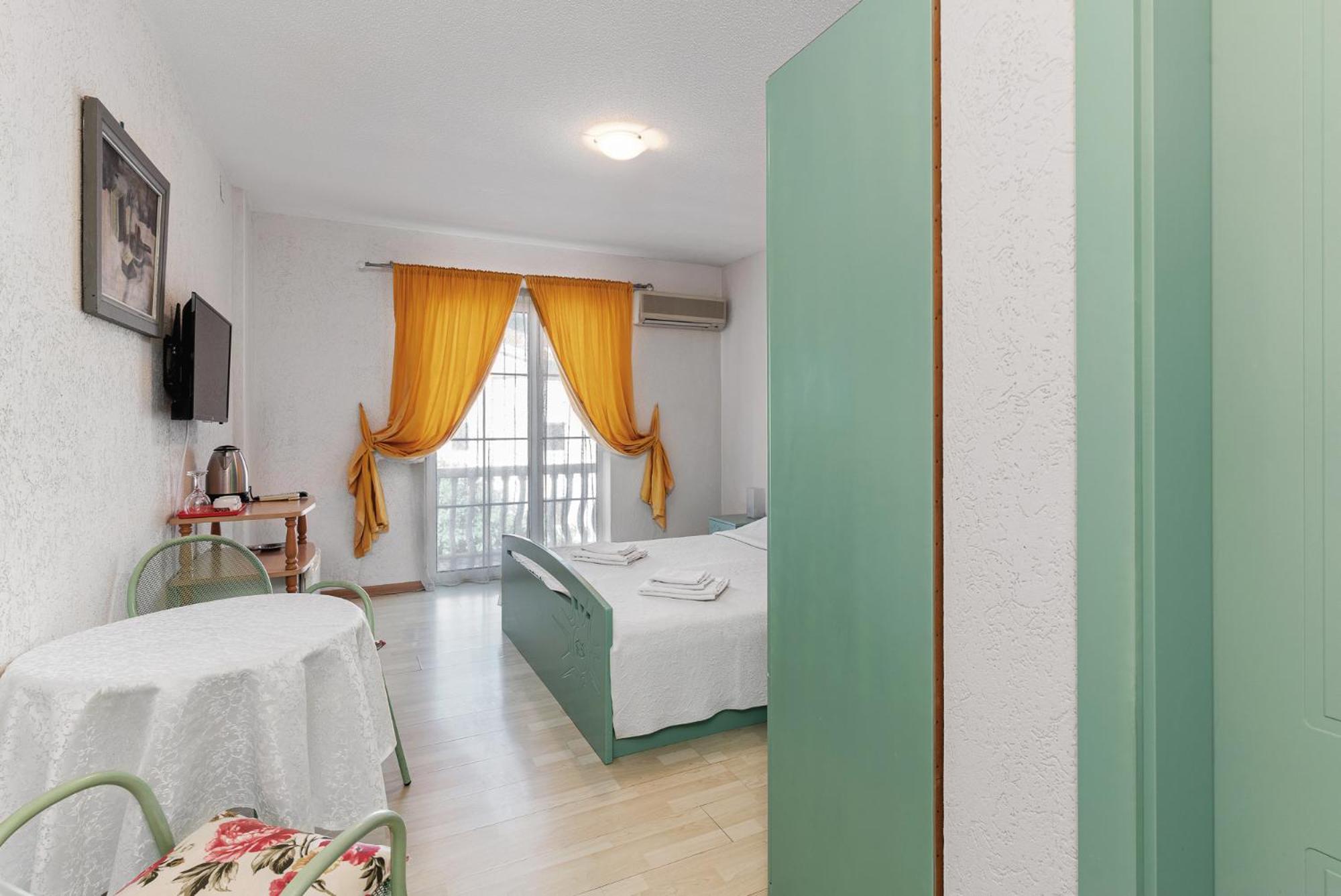 Sun Guest House بودفا المظهر الخارجي الصورة