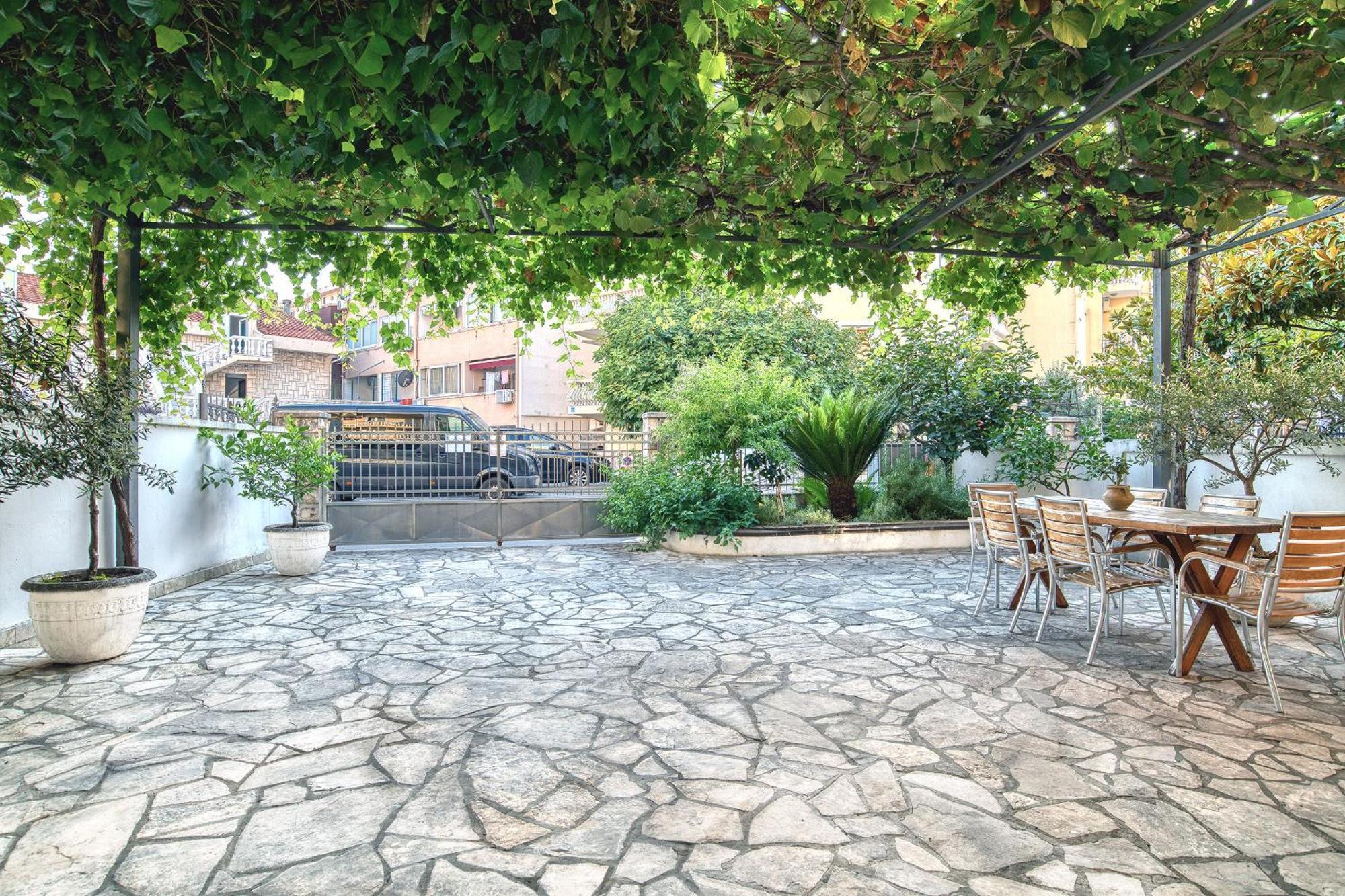 Sun Guest House بودفا المظهر الخارجي الصورة